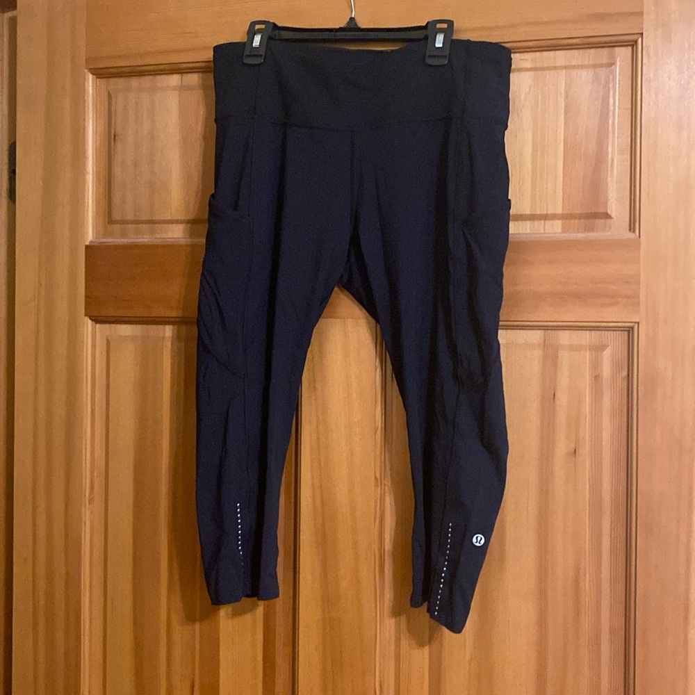 Lululemon knee height jogger. Black.